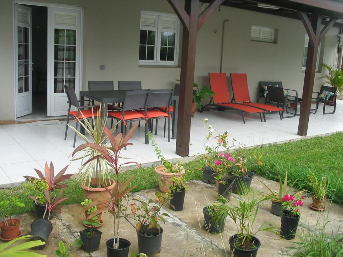 Appartement Petit Paradis à Morne la Valeur Extérieur photo