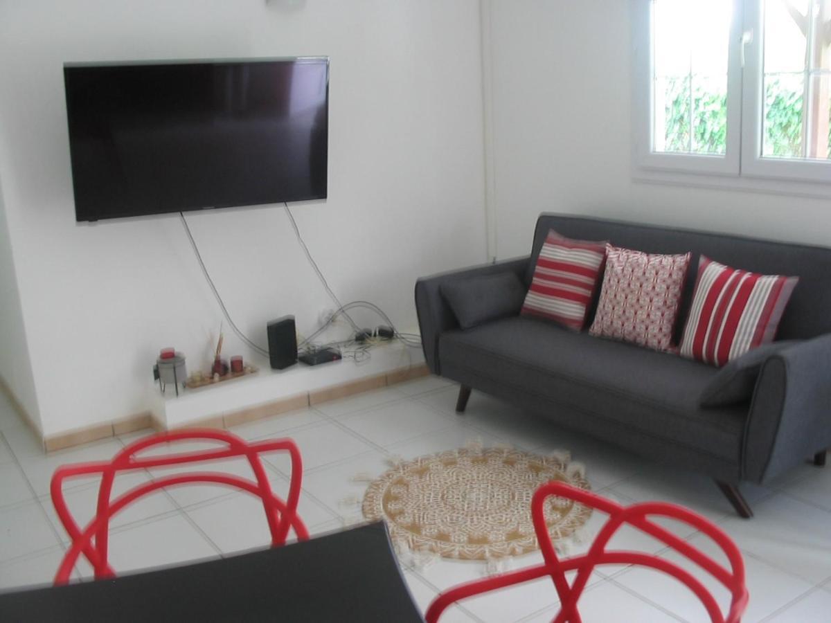 Appartement Petit Paradis à Morne la Valeur Extérieur photo