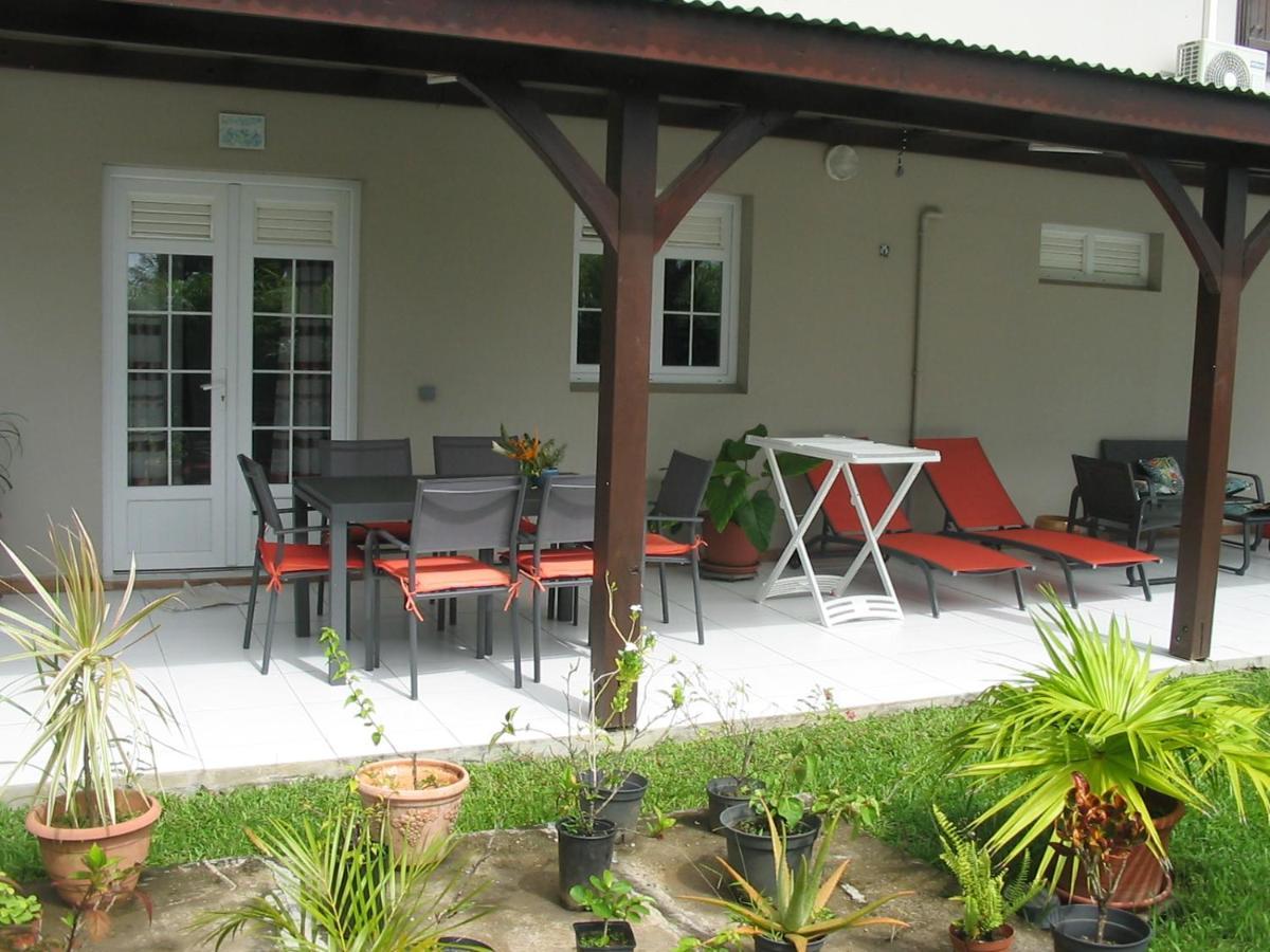 Appartement Petit Paradis à Morne la Valeur Extérieur photo
