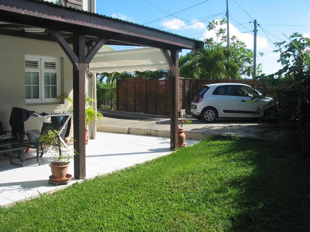 Appartement Petit Paradis à Morne la Valeur Extérieur photo