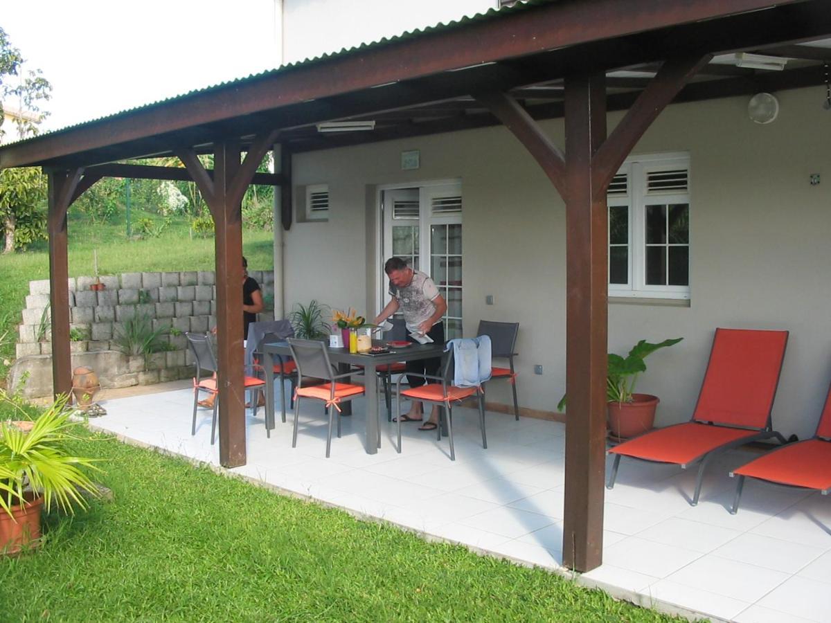 Appartement Petit Paradis à Morne la Valeur Extérieur photo